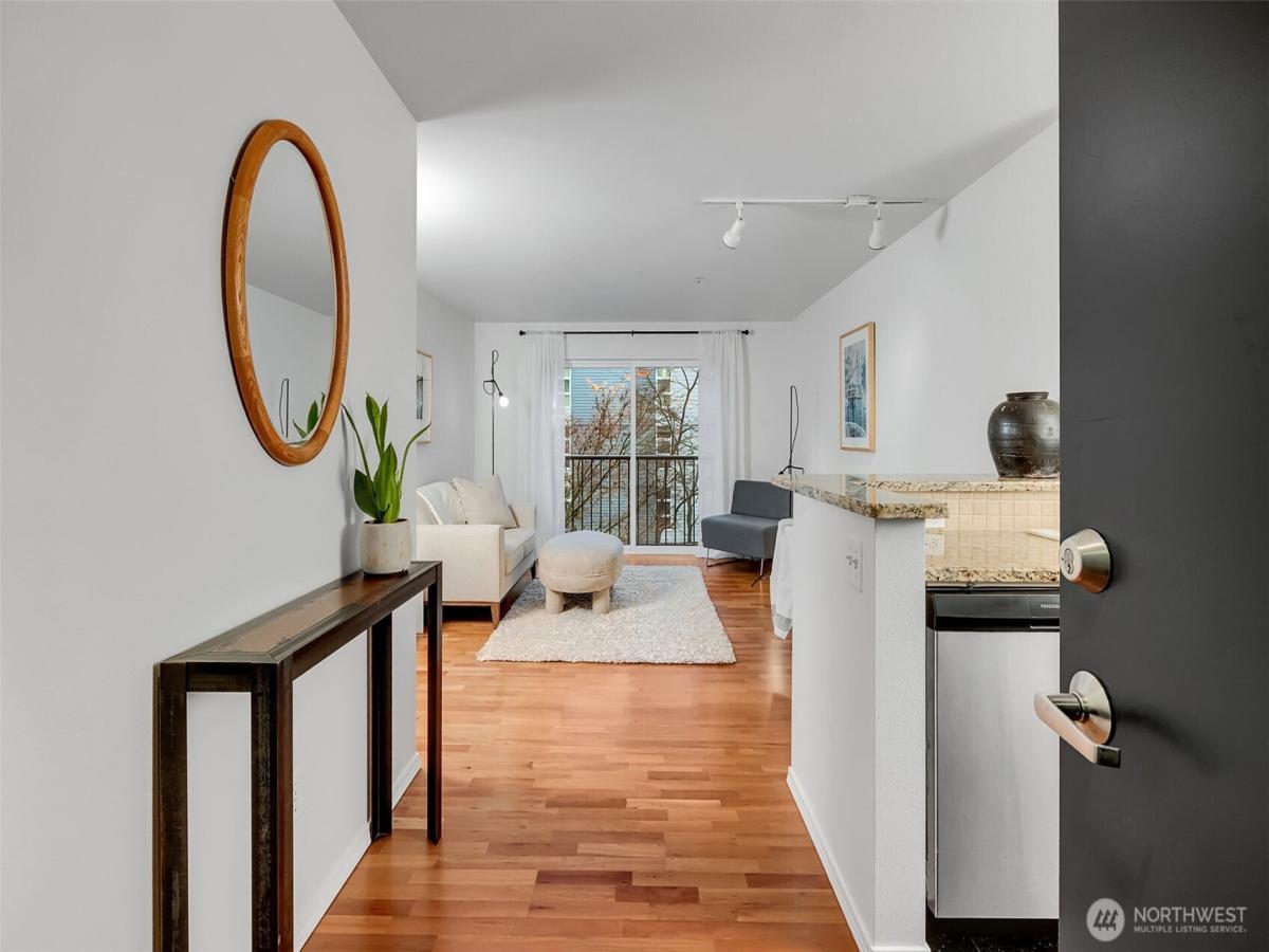 MLS #NWM2459177 image #0