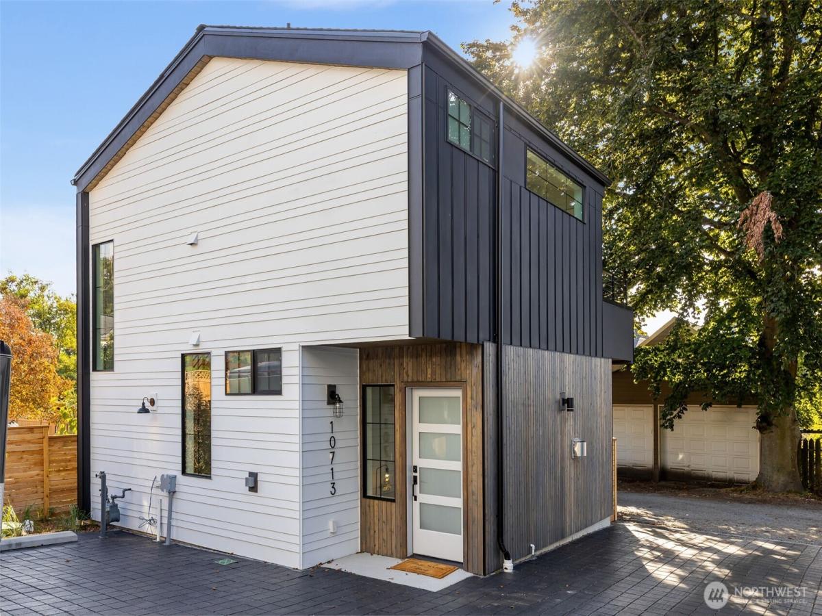 MLS #NWM2459394 image #0