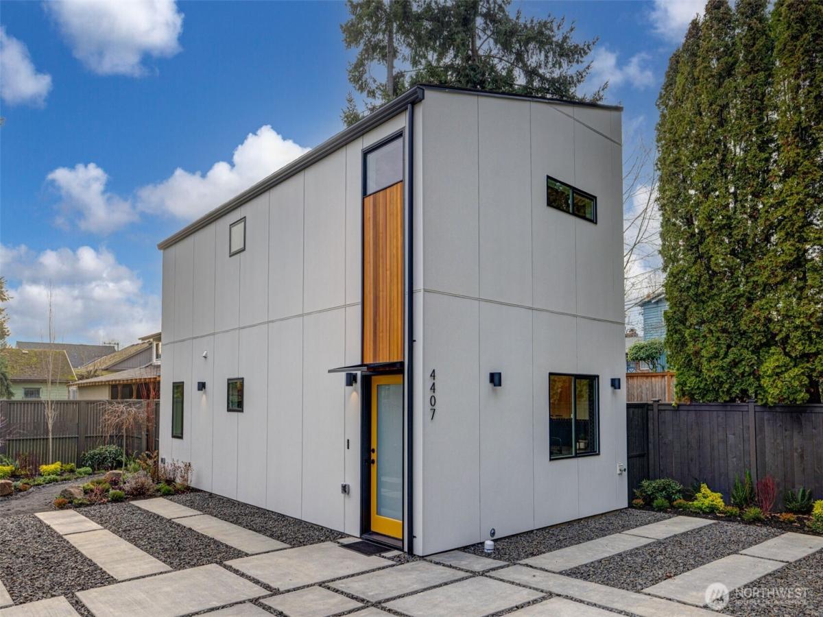 MLS #NWM2459723 image #0