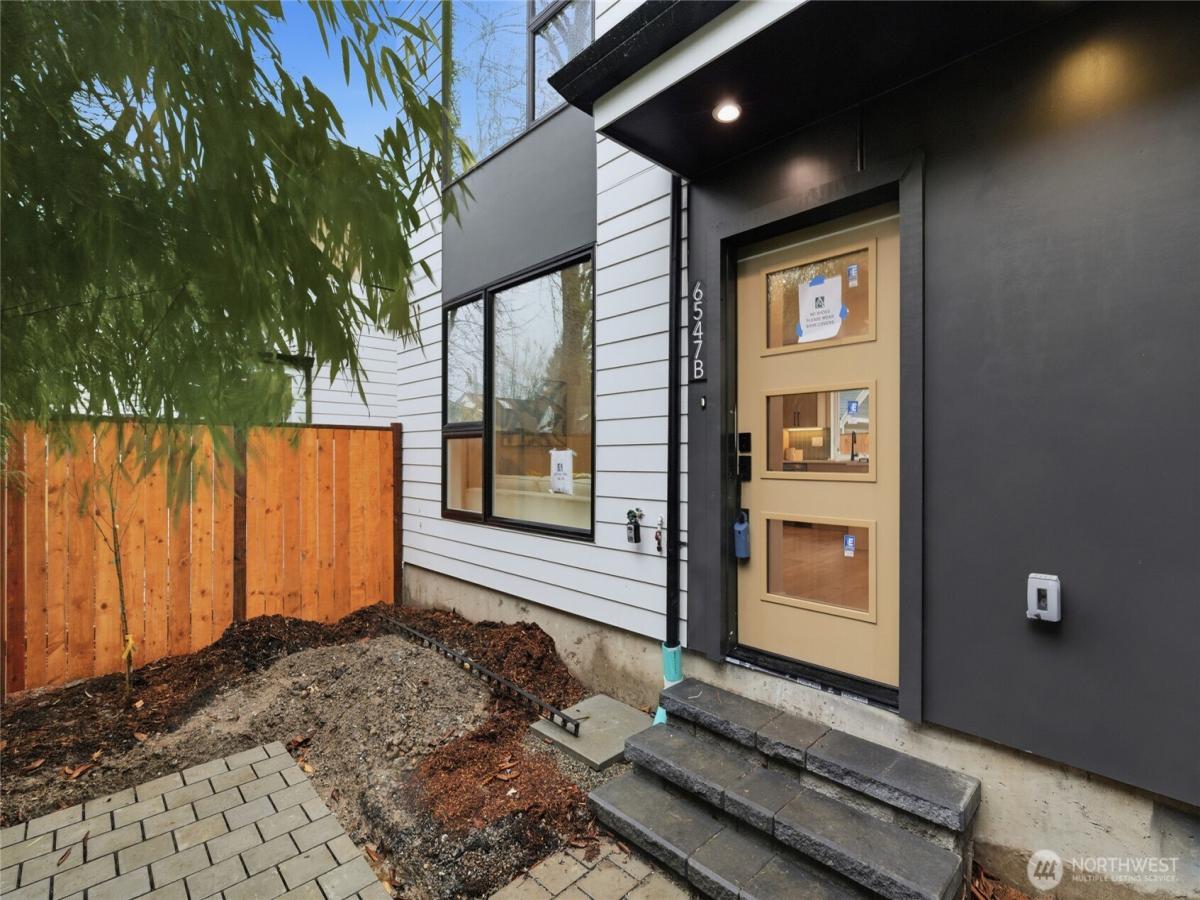 MLS #NWM2460591 image #0