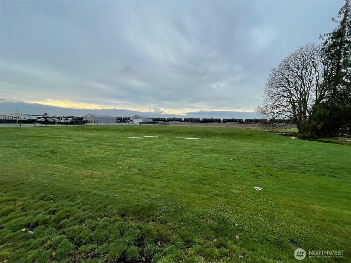 MLS #NWM2460819 image #0