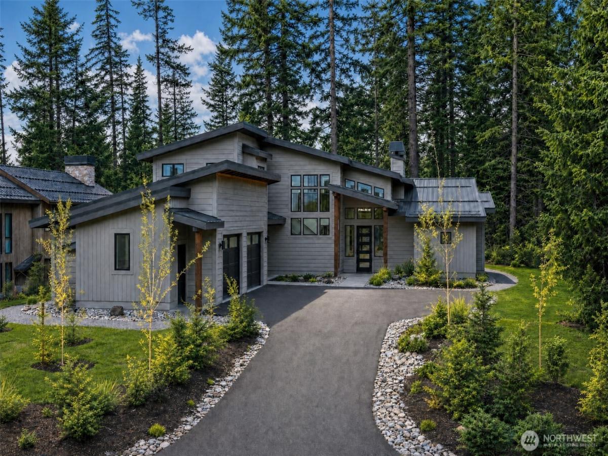 MLS #NWM2460877 image #0