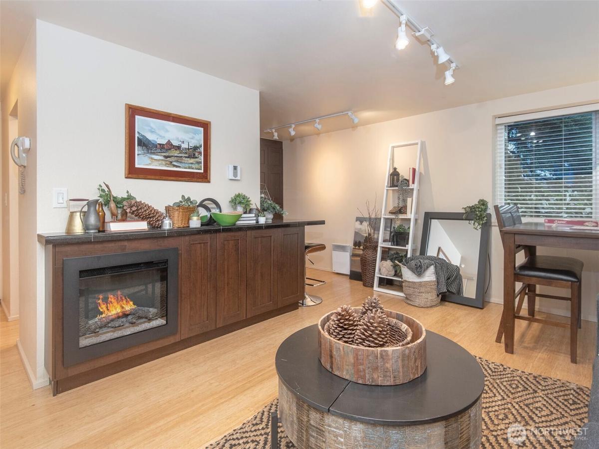 MLS #NWM2460966 image #0