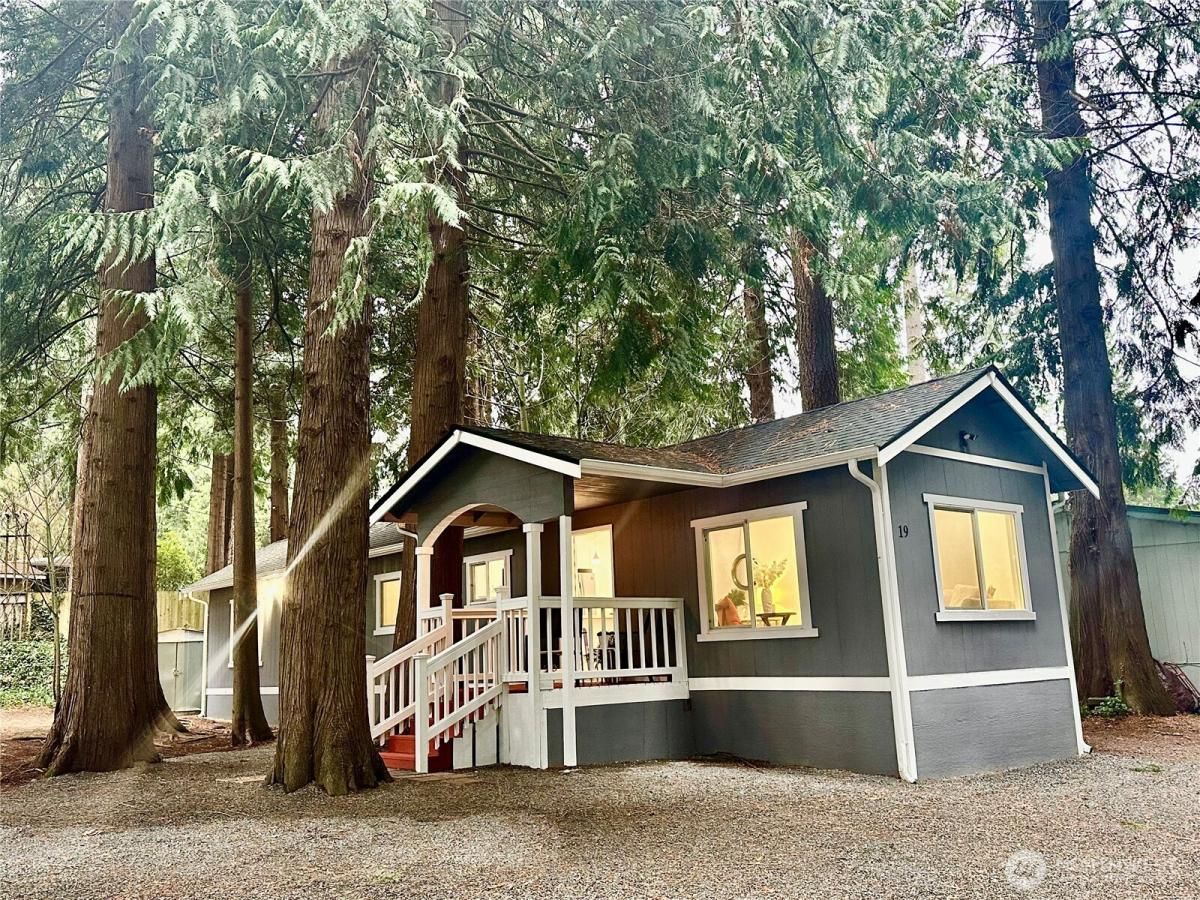 MLS #NWM2461141 image #0