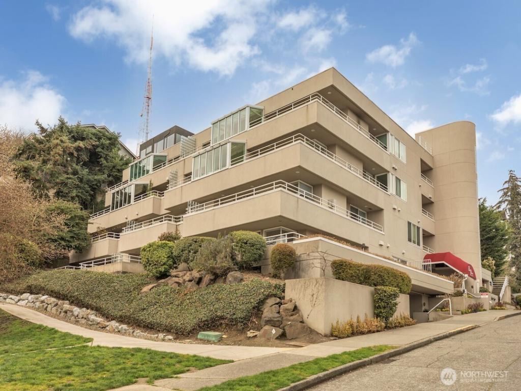 MLS #NWM2461401 image #0