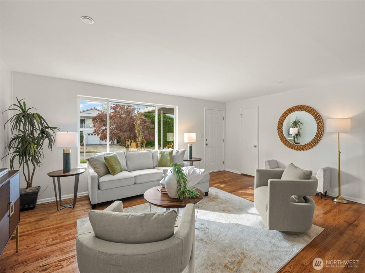 MLS #NWM2461662 image #0