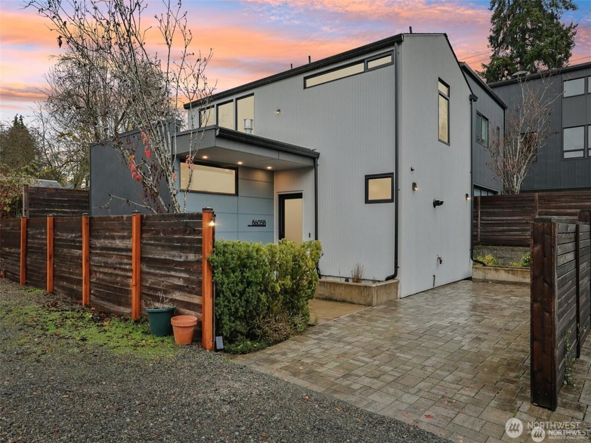 MLS #NWM2462967 image #0