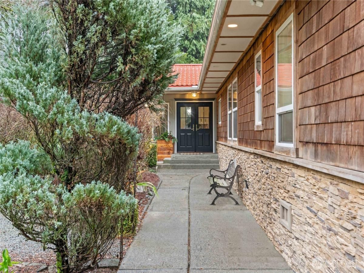 MLS #NWM2462982 image #0