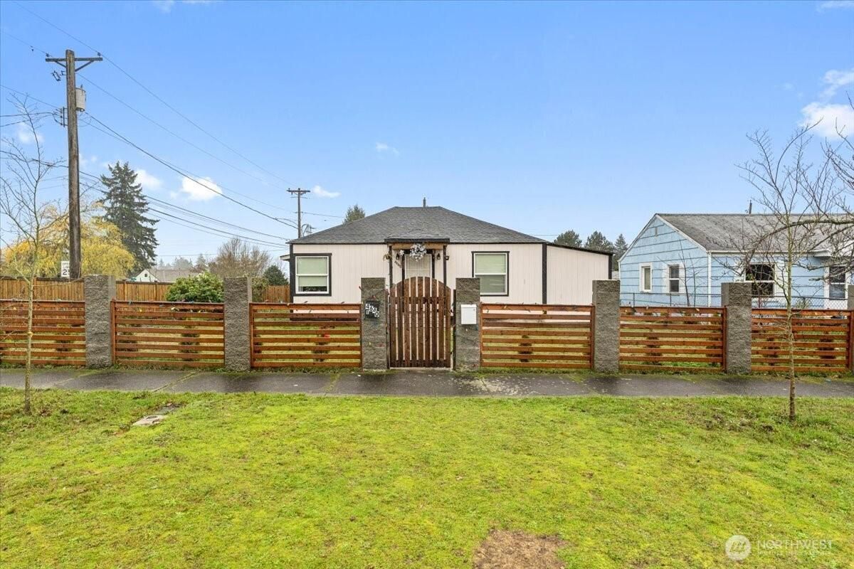 MLS #NWM2463042 image #0