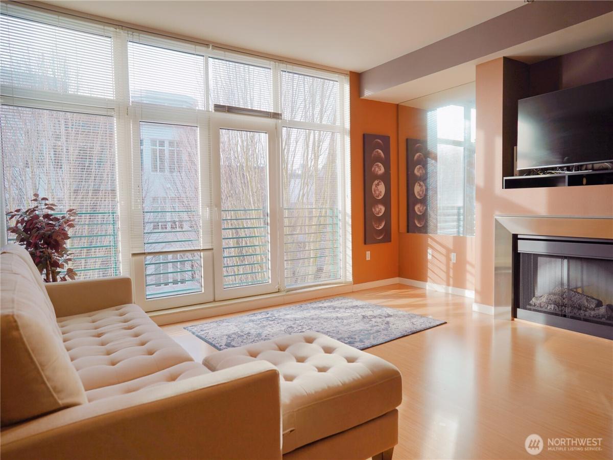 MLS #NWM2463745 image #0