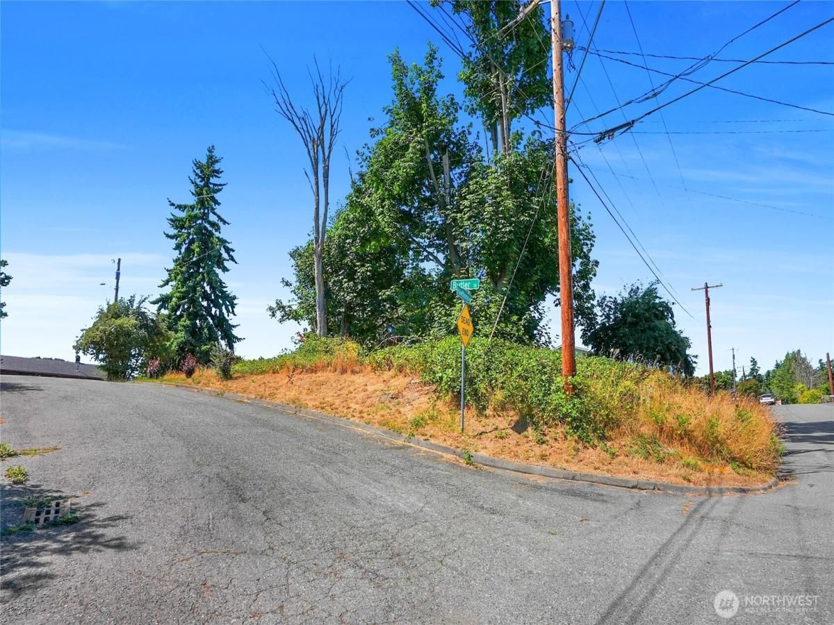 MLS #NWM2464120 image #0