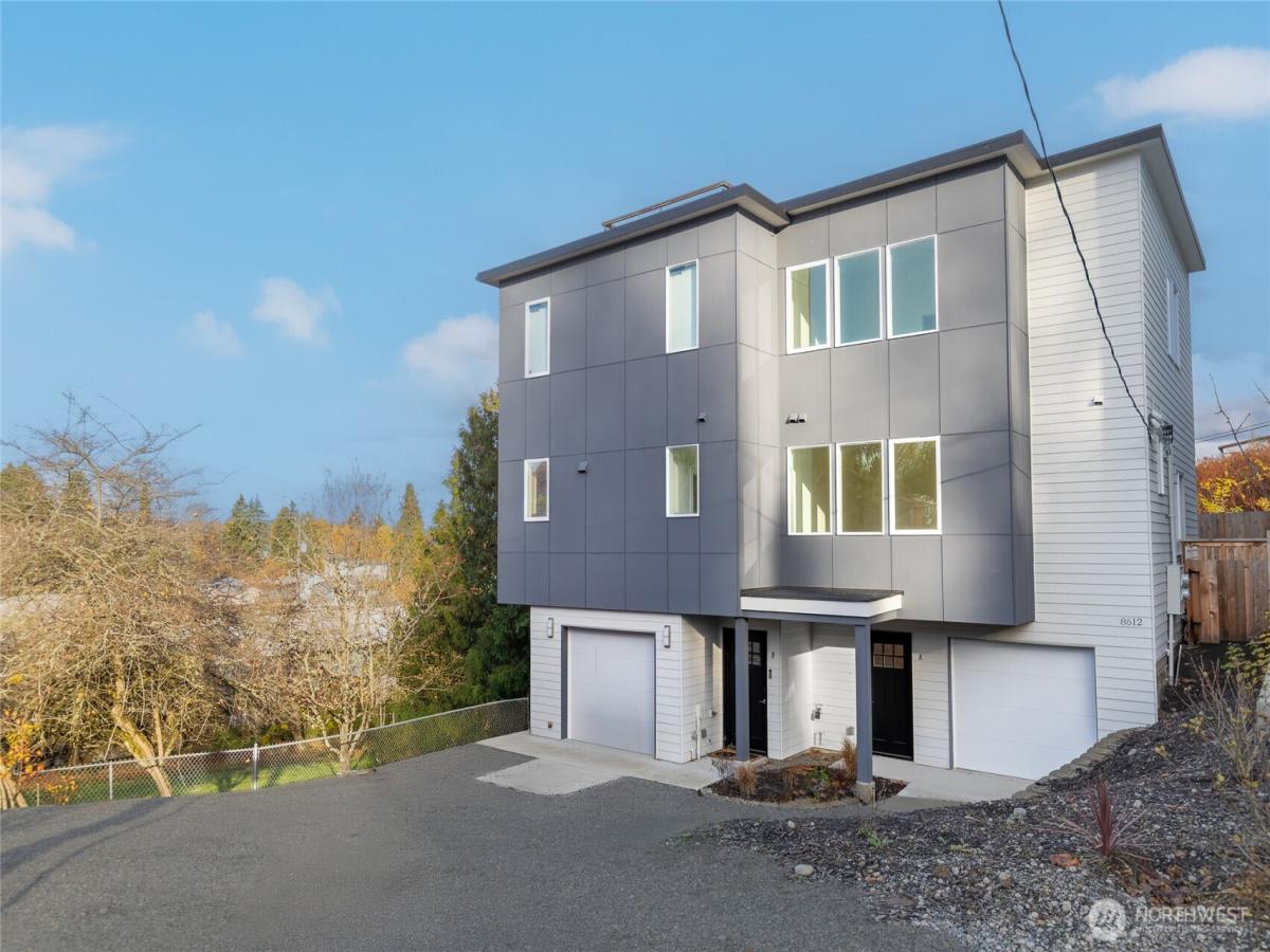 MLS #NWM2464400 image #0