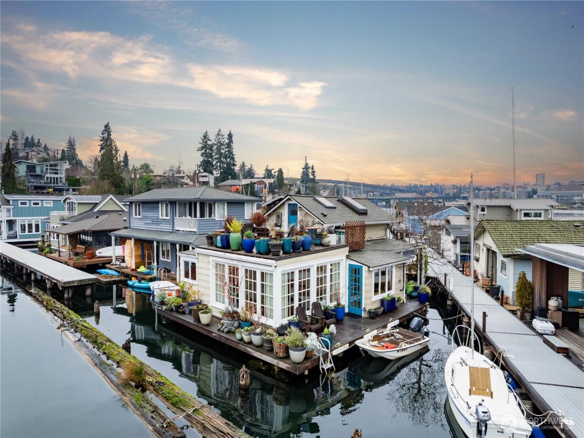 MLS #NWM2464892 image #0