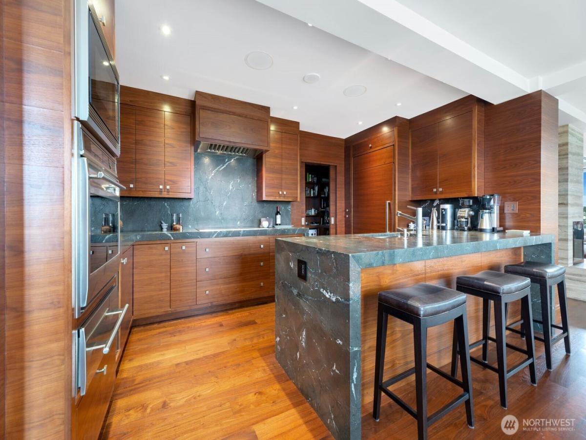 MLS #NWM2464967 image #0