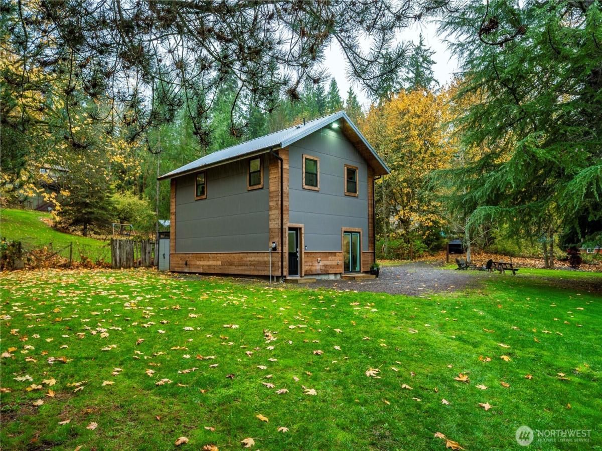 MLS #NWM2465104 image #0