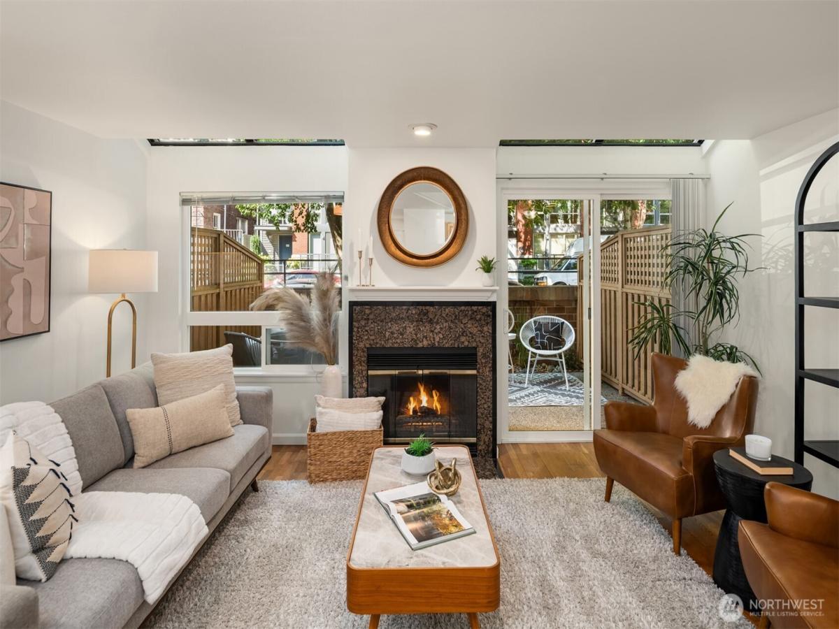 MLS #NWM2465157 image #0