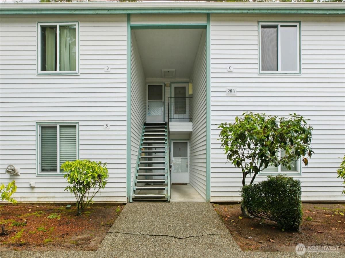 MLS #NWM2465336 image #0