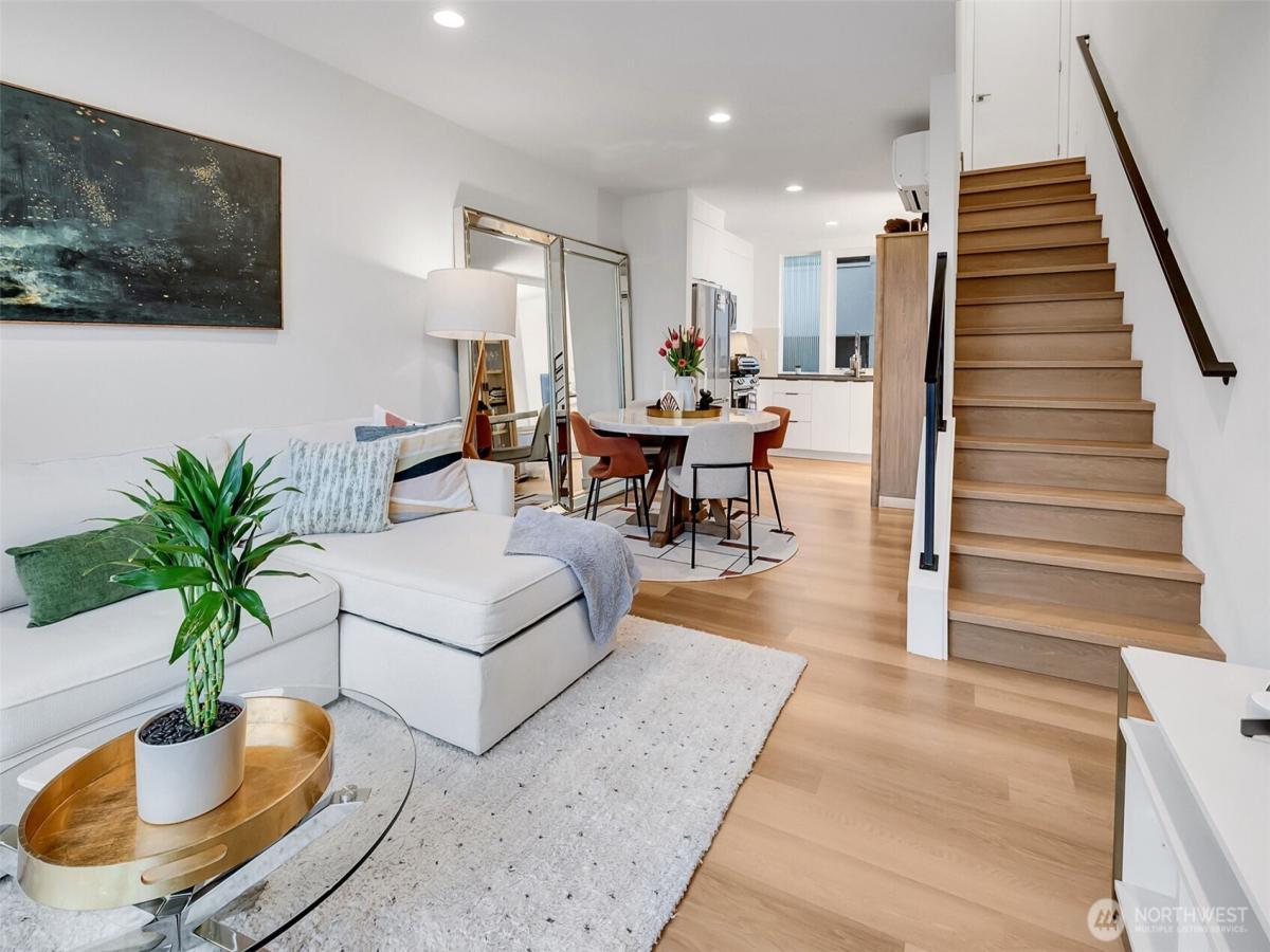 MLS #NWM2465462 image #0