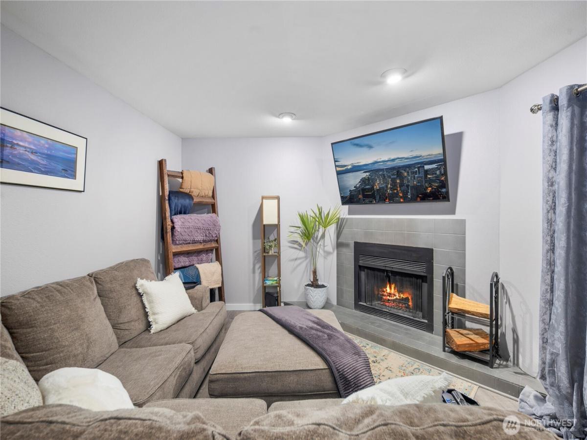 MLS #NWM2465526 image #0