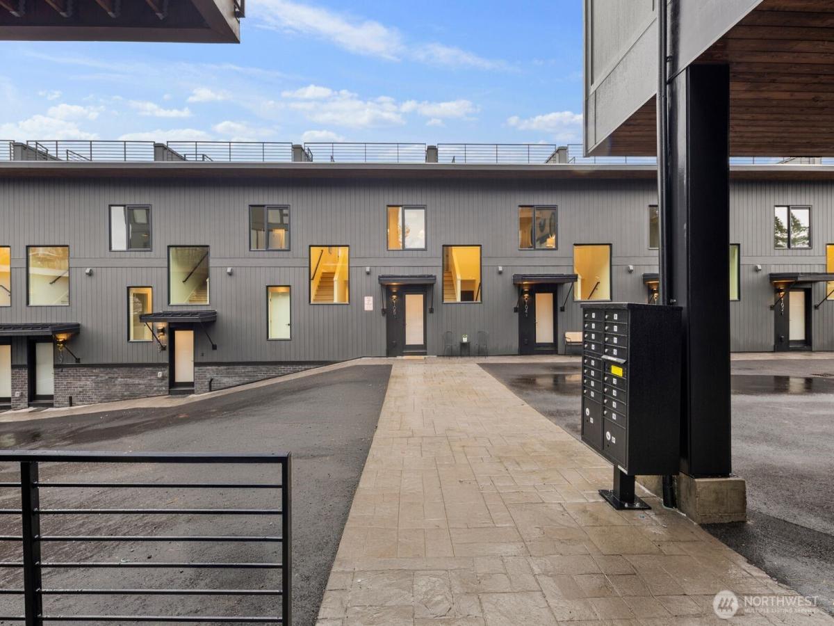 MLS #NWM2465754 image #0