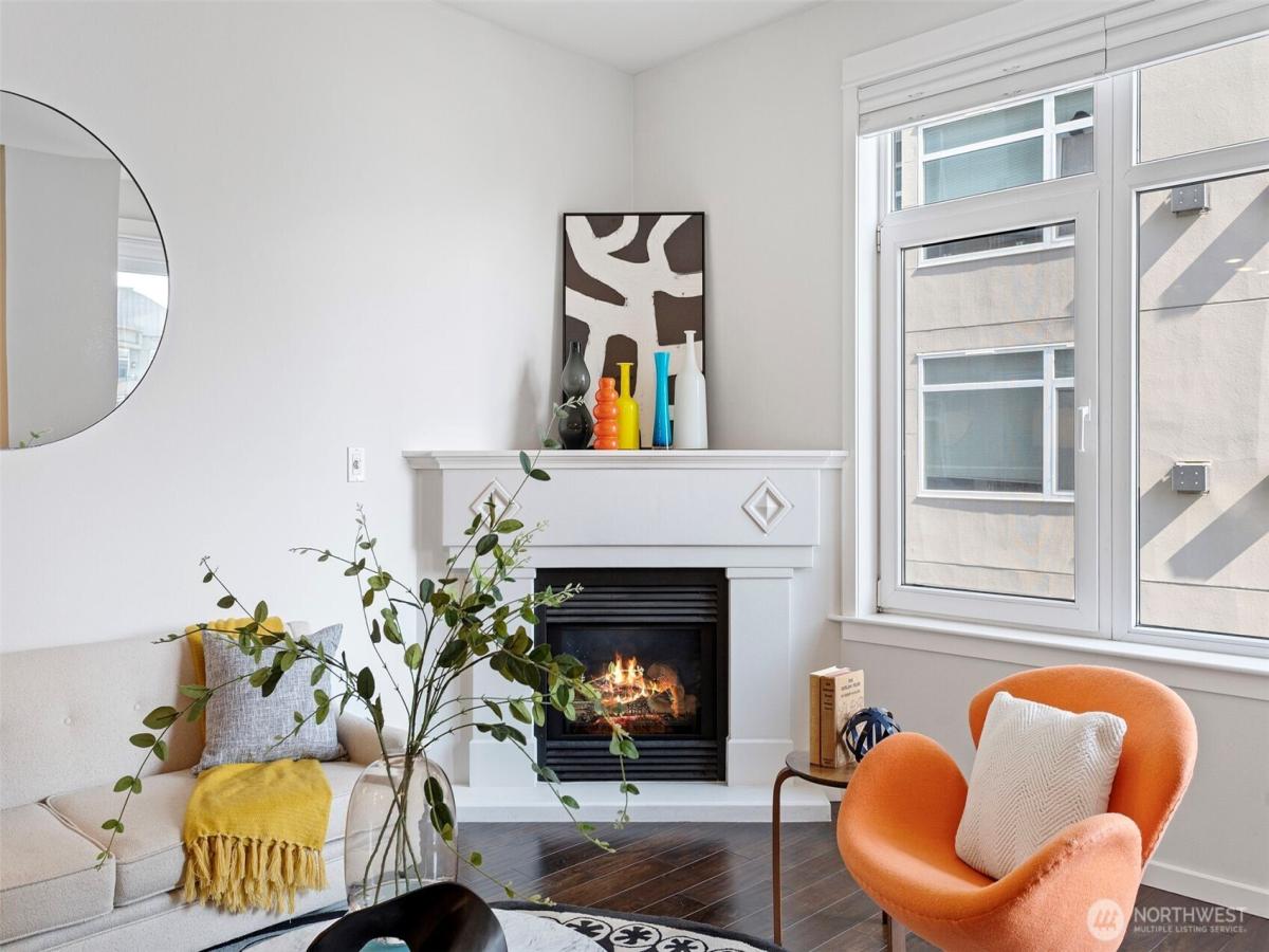 MLS #NWM2466006 image #0