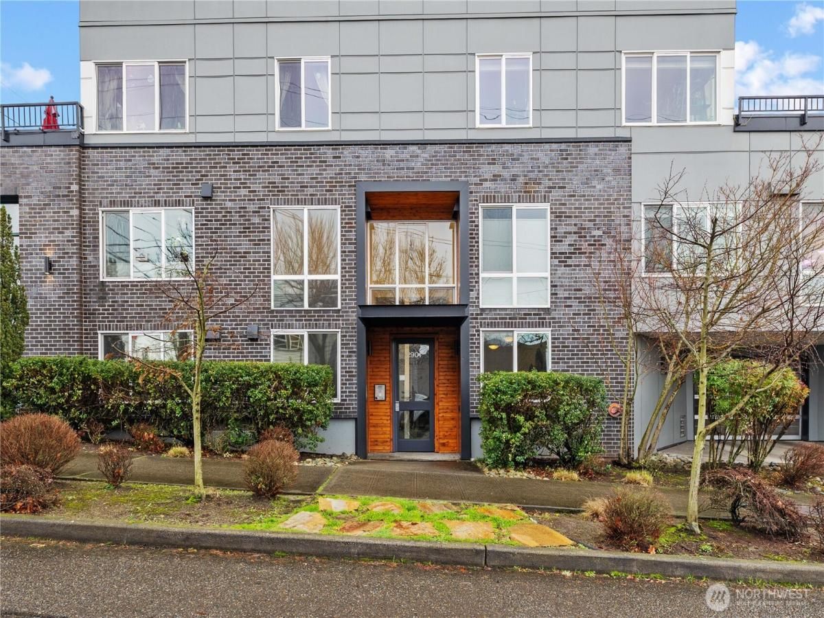 MLS #NWM2466168 image #0