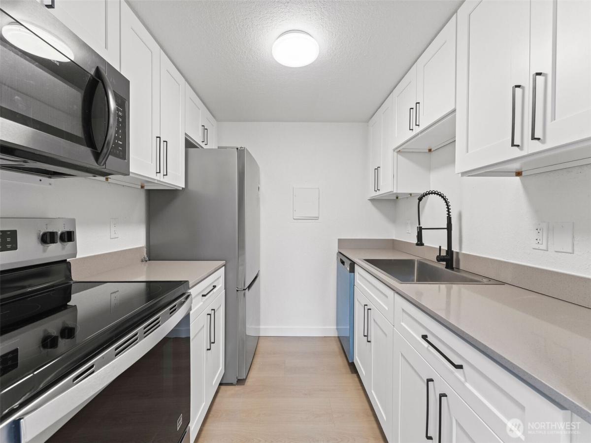 MLS #NWM2466584 image #0