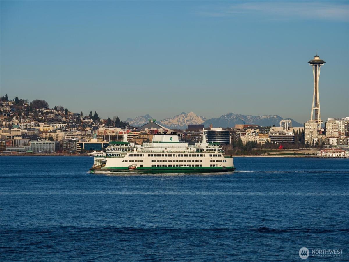 MLS #NWM2466632 image #0