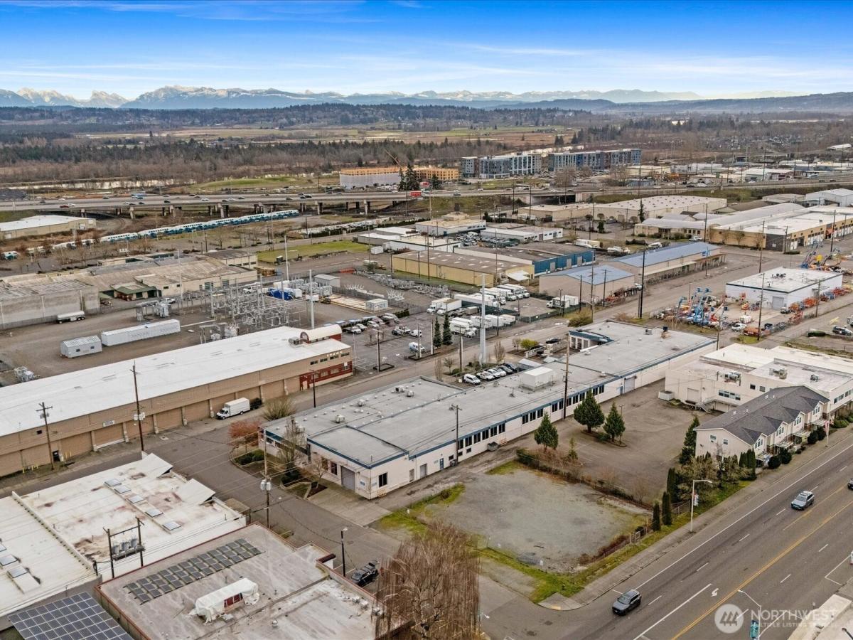 MLS #NWM2466872 image #0