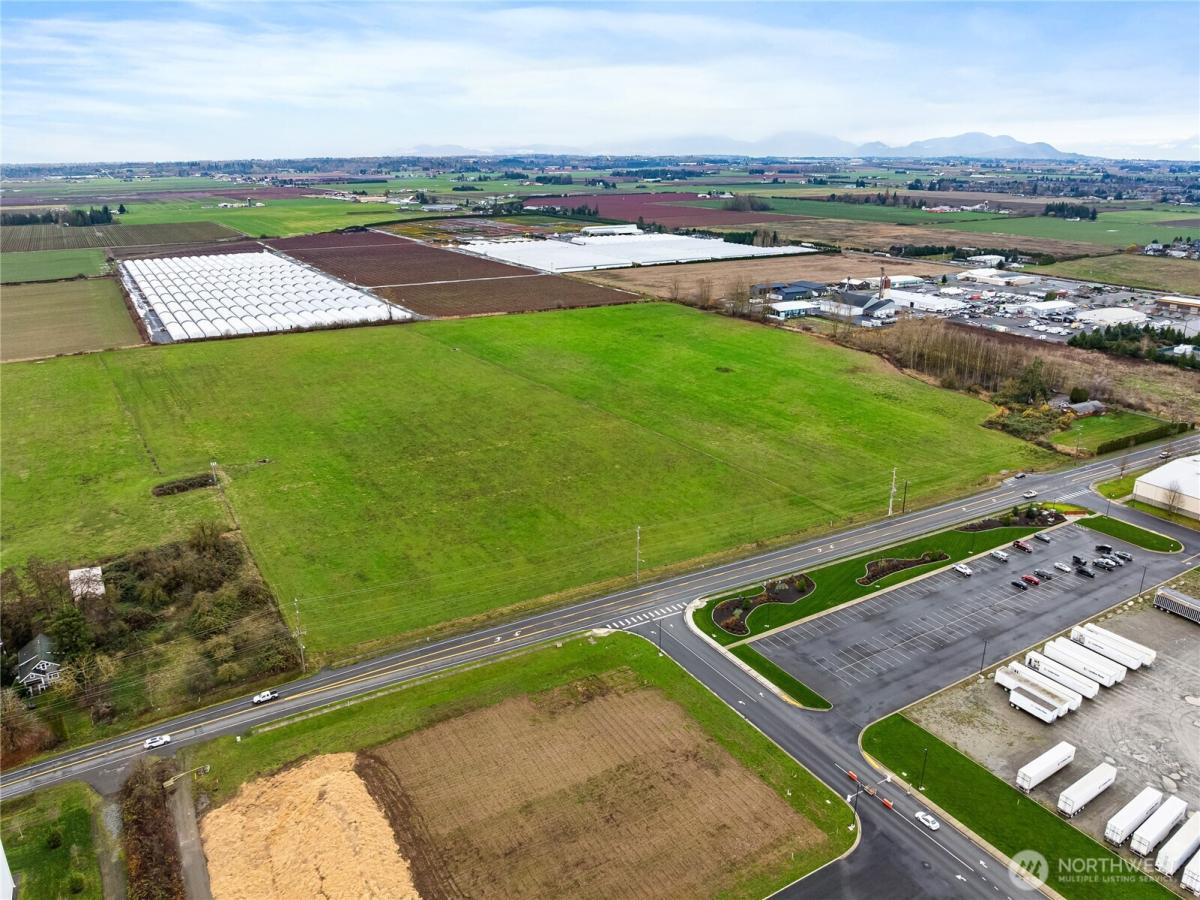 MLS #NWM2467037 image #0