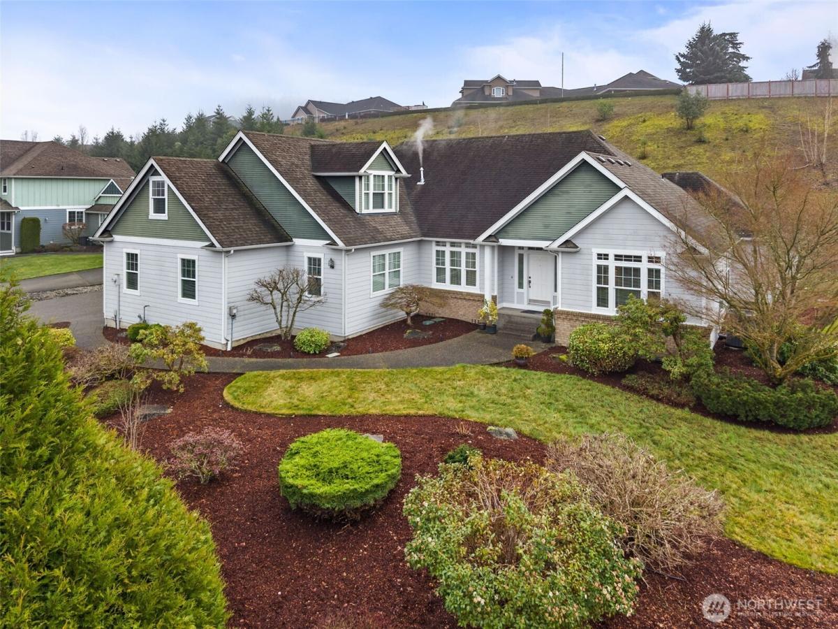 MLS #NWM2467835 image #0