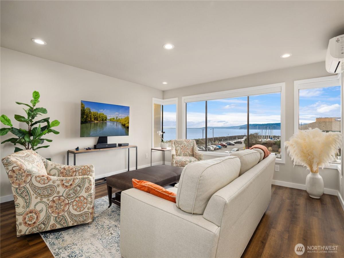 MLS #NWM2467896 image #0