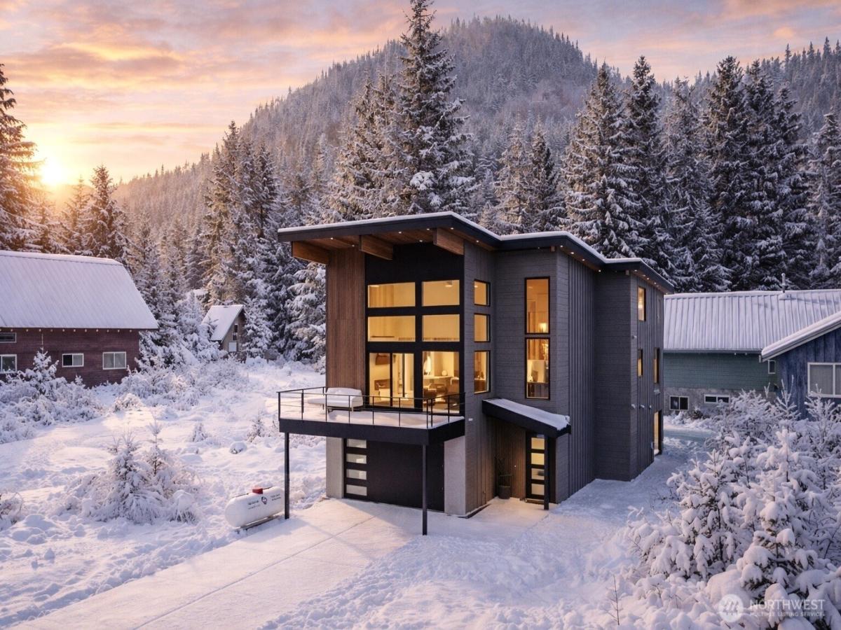 MLS #NWM2468708 image #0