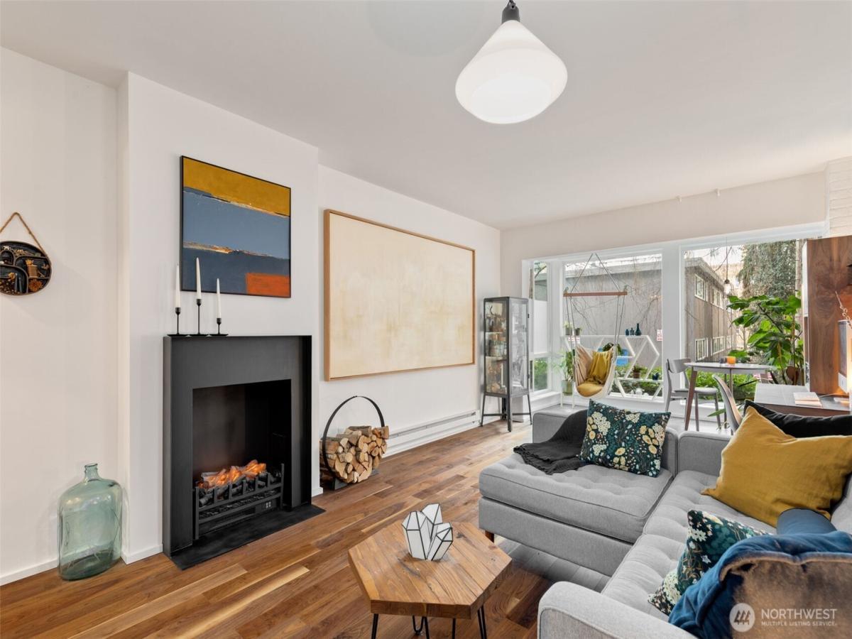 MLS #NWM2469104 image #0