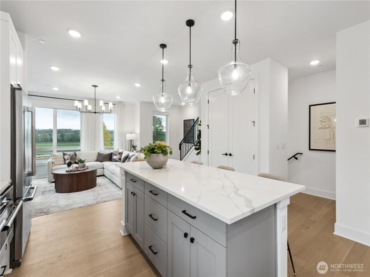 MLS #NWM2469356 image #0