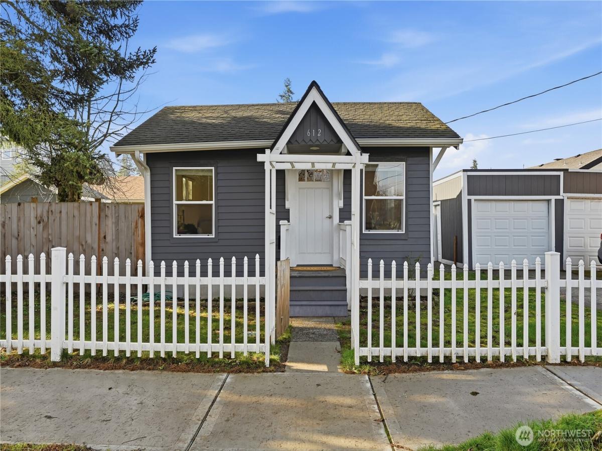 MLS #NWM2469902 image #0