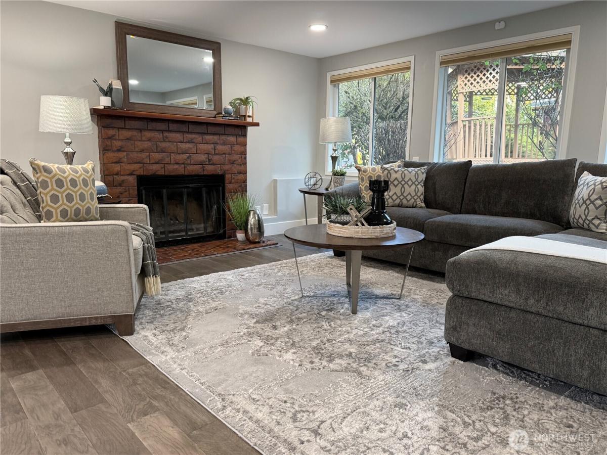 MLS #NWM2470262 image #0