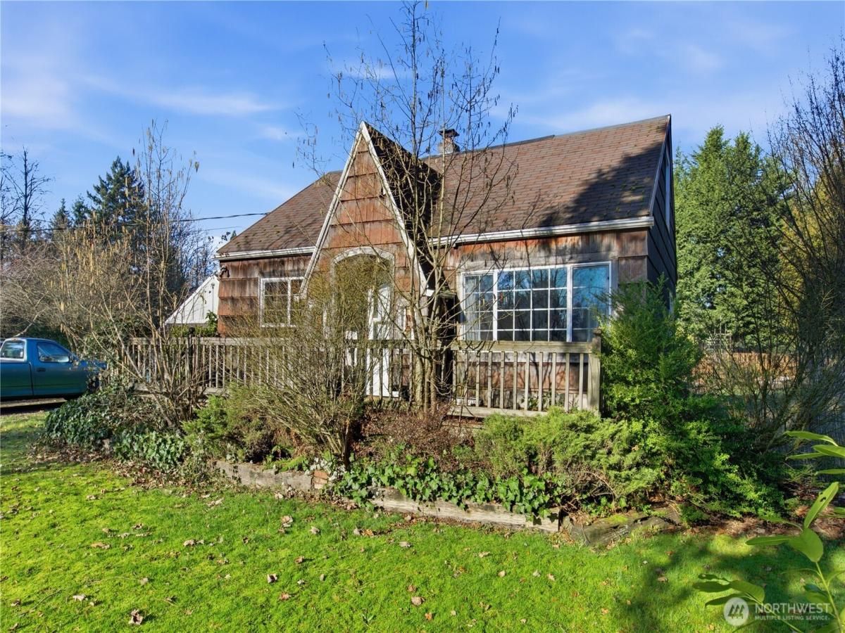 MLS #NWM2471052 image #0