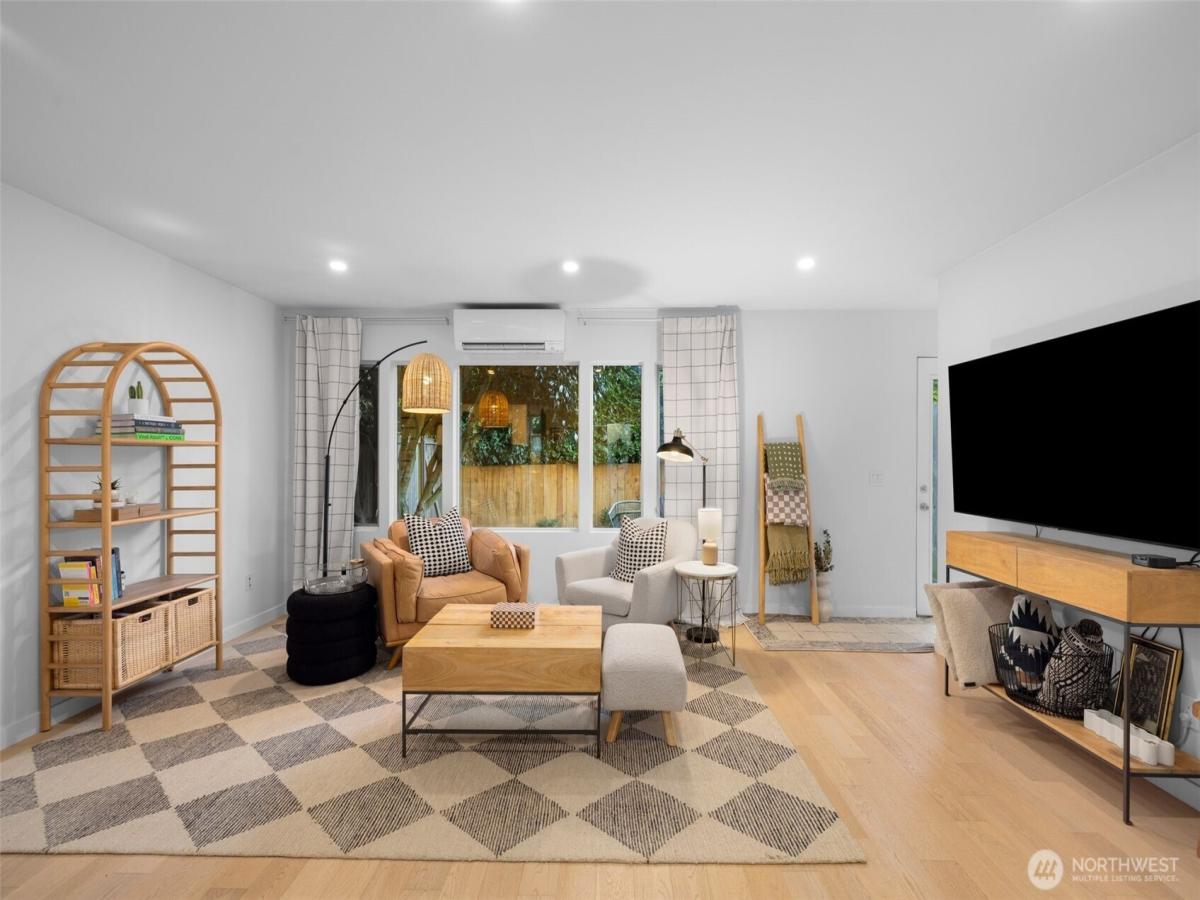 MLS #NWM2471245 image #0