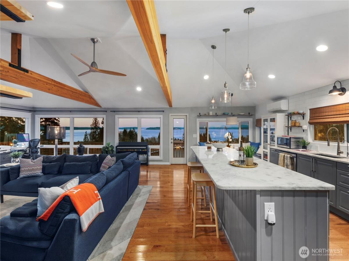 MLS #NWM2471643 image #0