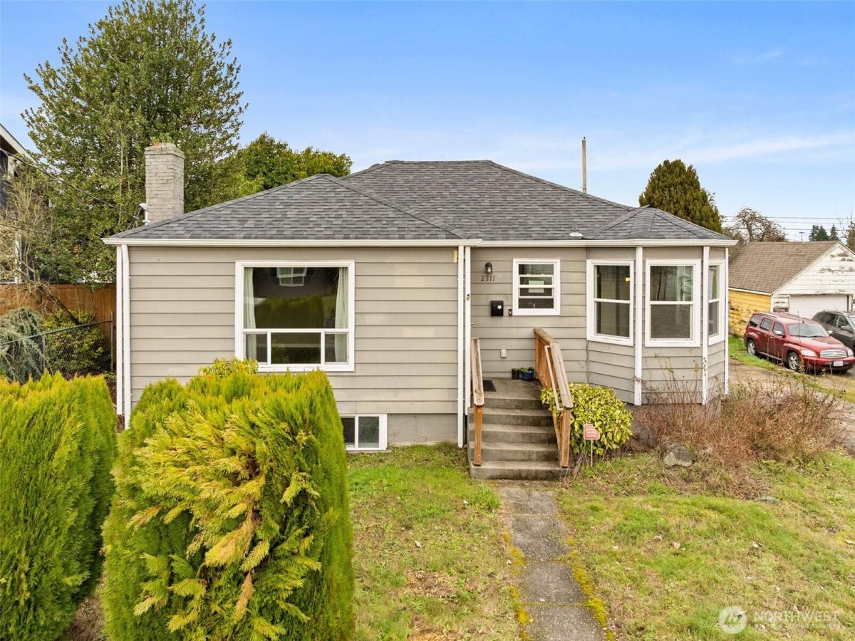 MLS #NWM2472905 image #0