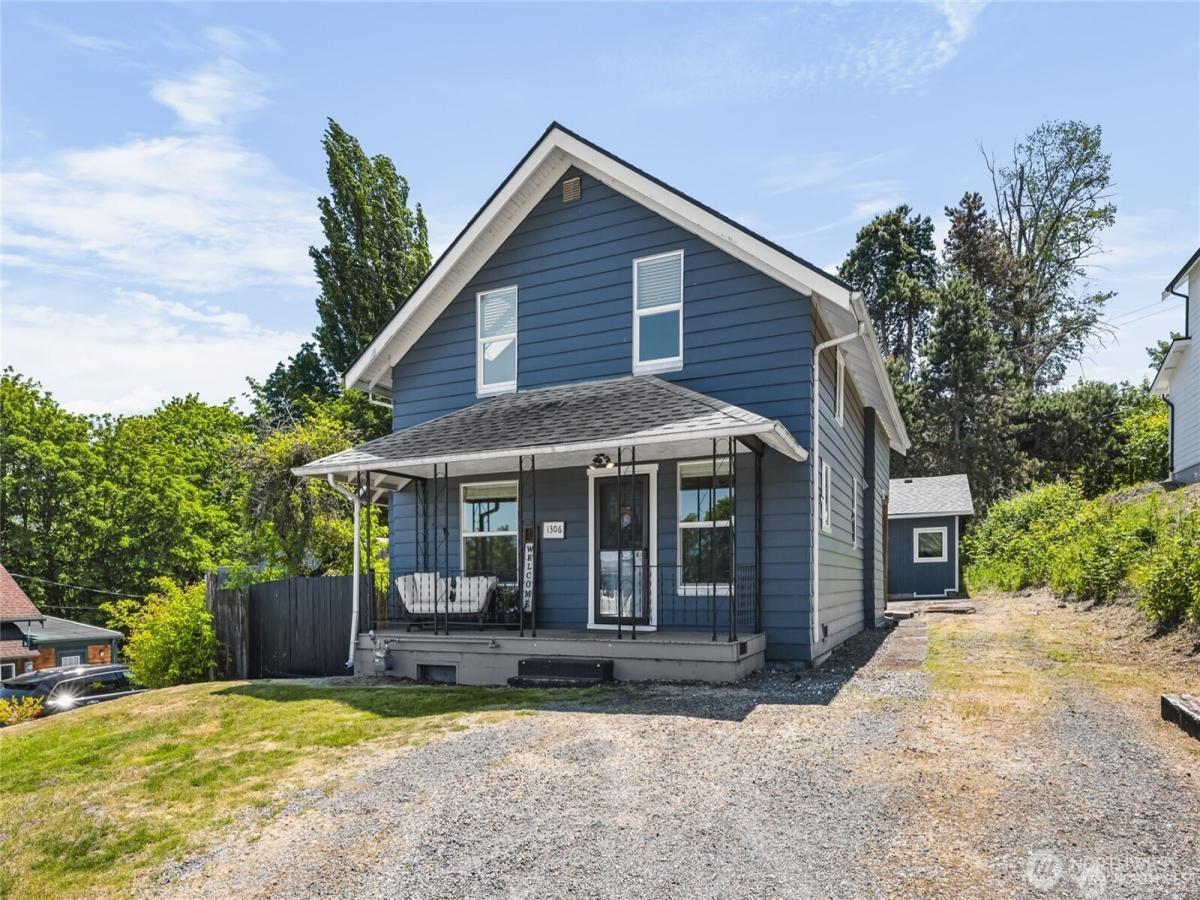MLS #NWM2472912 image #0