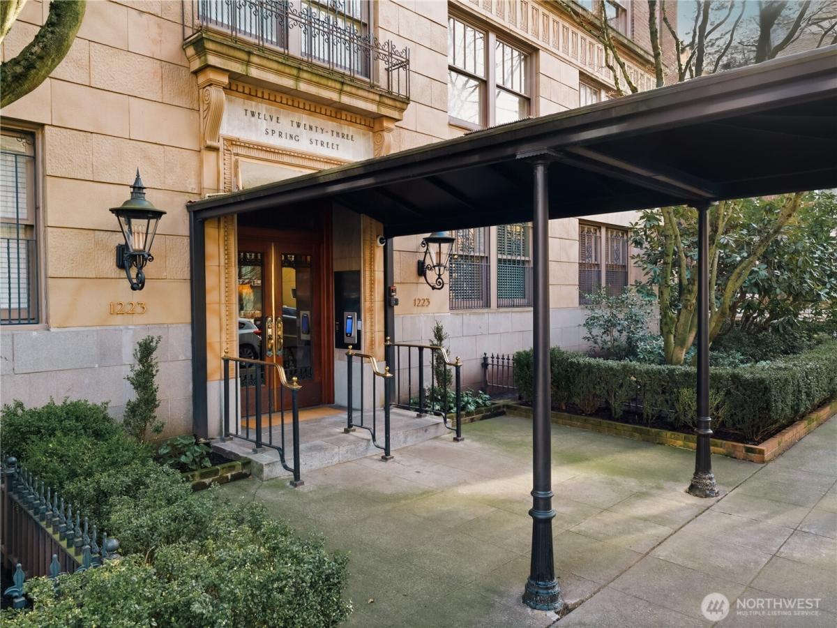MLS #NWM2476210 image #0