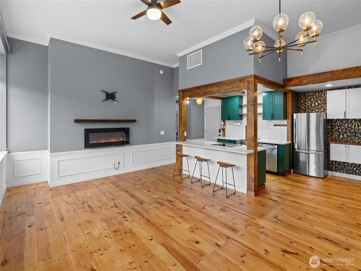 MLS #NWM2481130 image #0