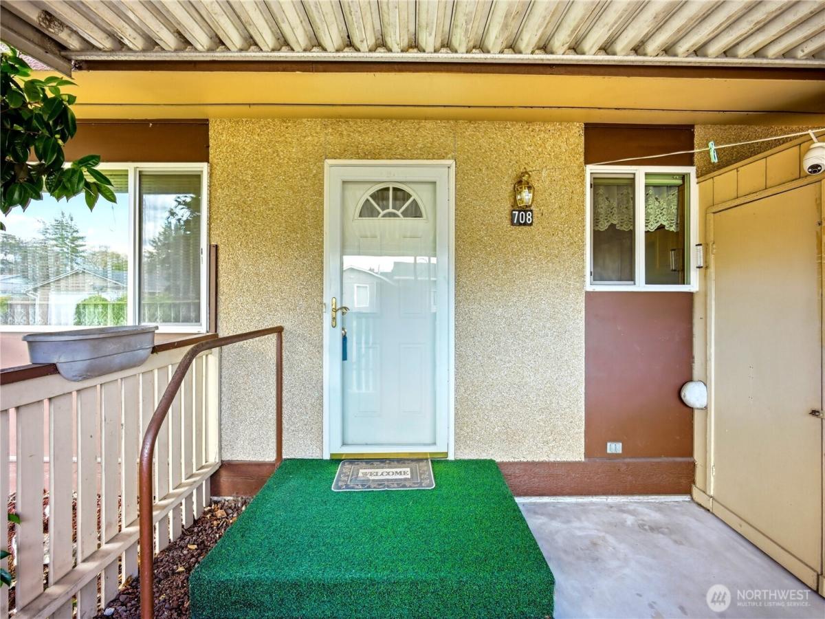 MLS #NWM2484785 image #0