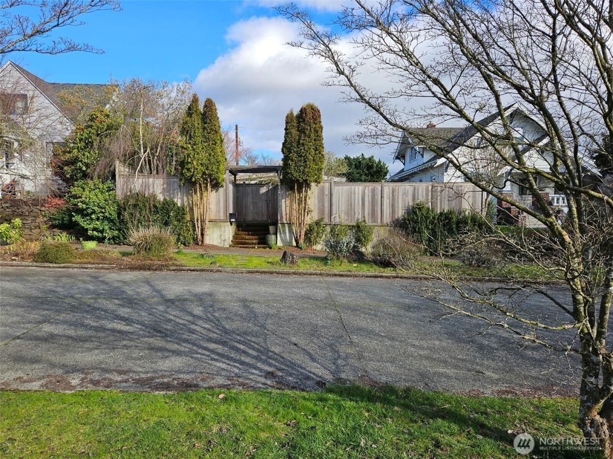 MLS #NWM2484945 image #0