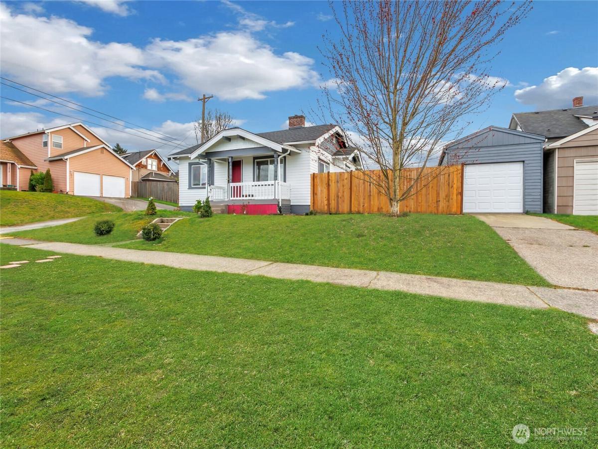 MLS #NWM2488808 image #0