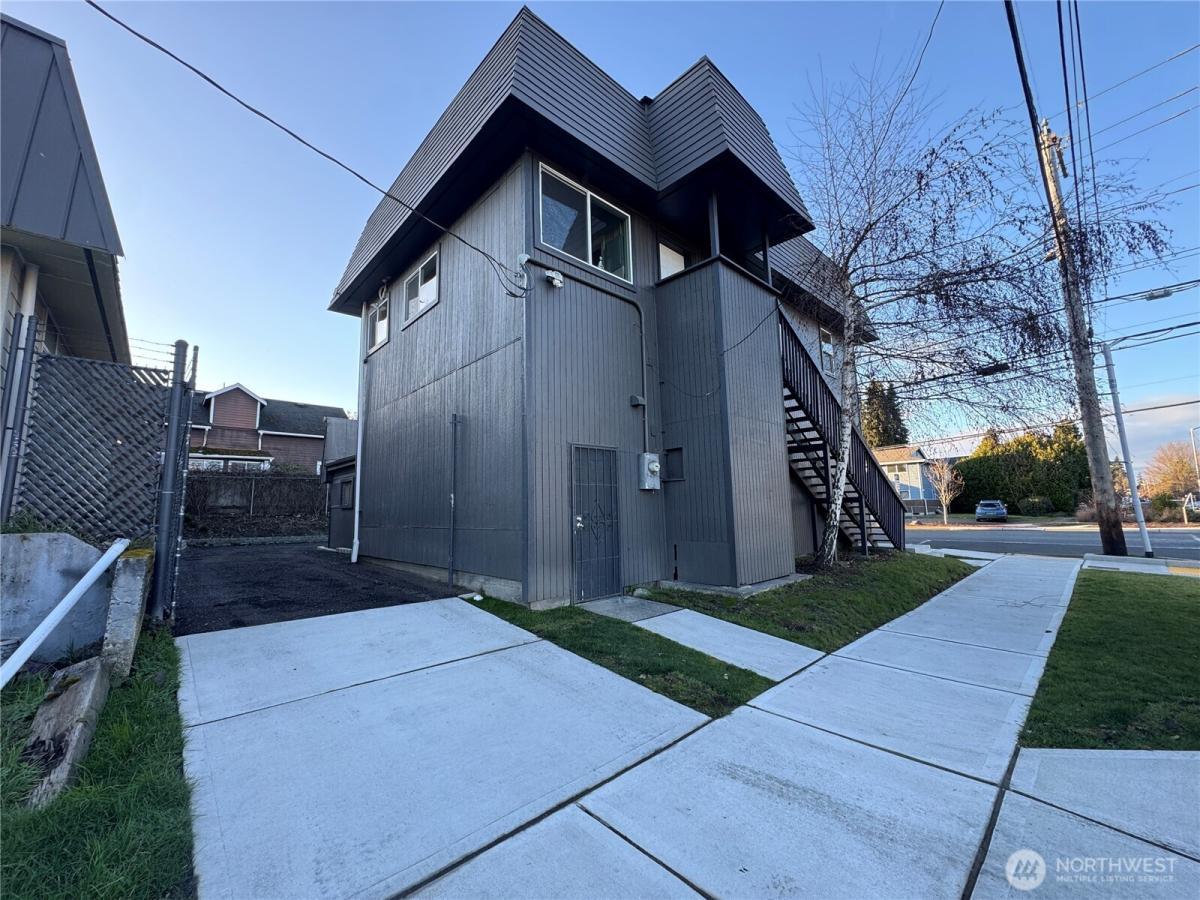 MLS #NWM2489053 image #0
