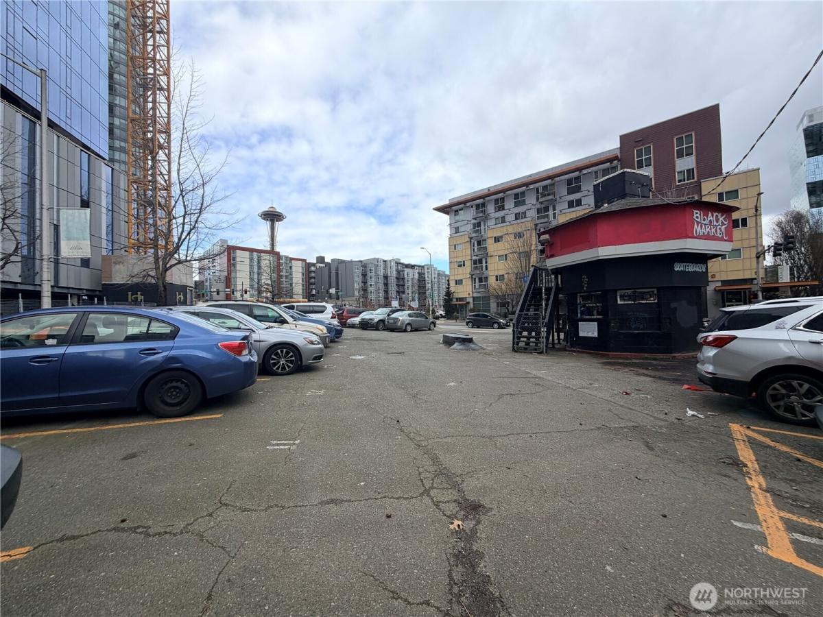 MLS #NWM2491749 image #0