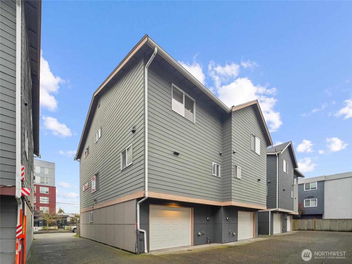 MLS #NWM2493895 image #0